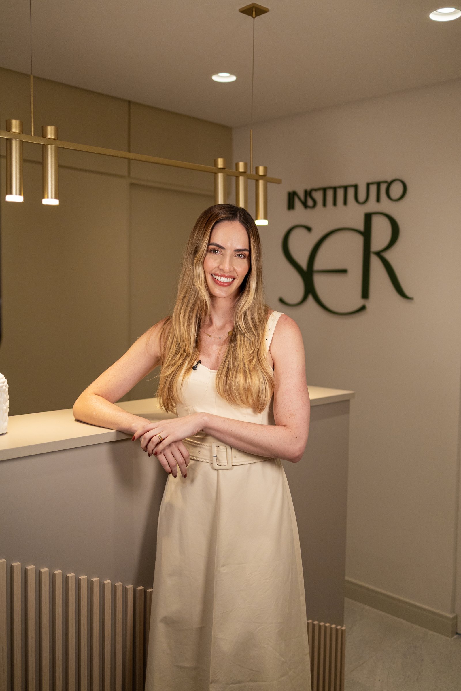 Dra. Caroline Jardim — dermatologista tricologista no Instituto SER